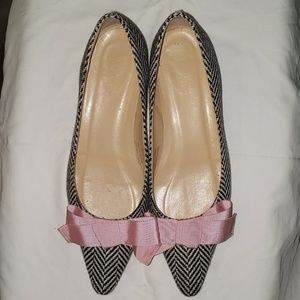 J Crew Flat 8 Black/white pattern with pink bow